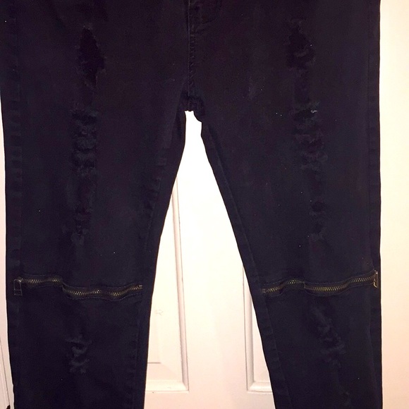 Men’s Distressed Stacked Skinny Jeans - Picture 5 of 10